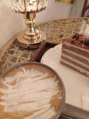 Latte at Cafe Turtle 카페 거북이 in Seoul