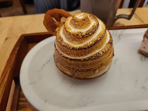 Lemon meringue at Cafe Turtle 카페 거북이 in Seoul