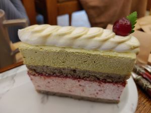 Pistachio cream cake at Cafe Turtle 카페 거북이 in Seoul