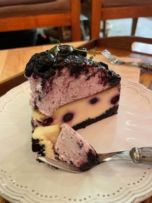 Blueberry cheesecake   at Cafe Turtle 카페 거북이 in Seoul