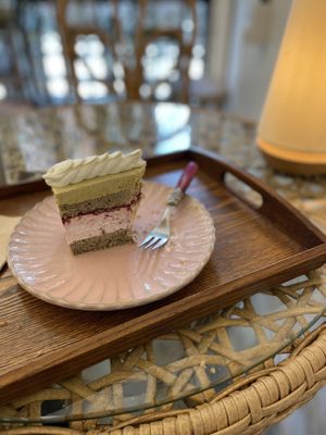 Raspberry pistachio   at Cafe Turtle 카페 거북이 in Seoul