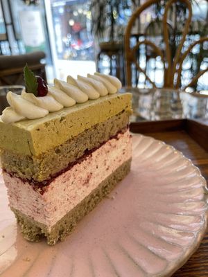 Raspberry pistachio   at Cafe Turtle 카페 거북이 in Seoul