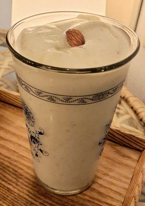 Avocado banana smoothie at Cafe Turtle 카페 거북이 in Seoul