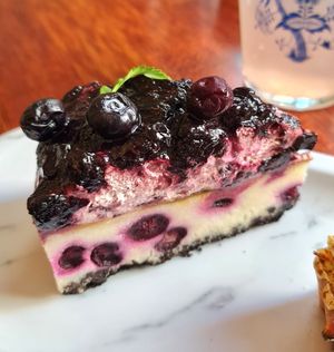 Blueberry cheesecake at Cafe Turtle 카페 거북이 in Seoul