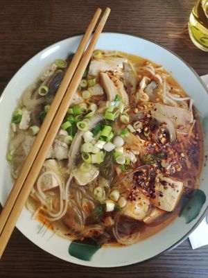 Spaghetti in zuppa agro piccante at Su Guan in Florence