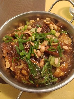 Noodles with tofu and veggies at Su Guan in Florence