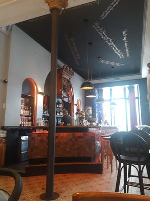 Le bar at Le Chateaubriand in Saint-malo