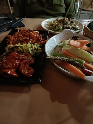 Verdure miste e hummus at Ciotolina Rivendita e Cucina in Cesenatico