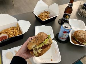 Plant-based burgers and fries at Perle Restaurant in Pasadena