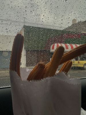 En un día lluvioso se antojan aún más, y aparte veganos wow!! at La Pinta in San Luis Potosi