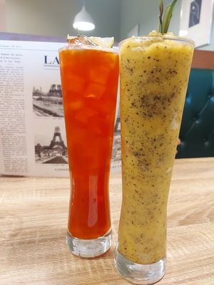 Iced lemon tea and passionfruit smoothie at The Vegano Bistro in Chiang Mai