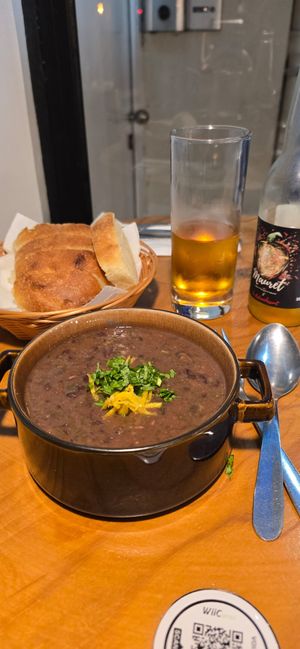 Lobio 👌 at Chez Magda in Paris