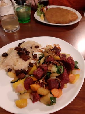Vegane Blunzengröstl at Velani in Vienna