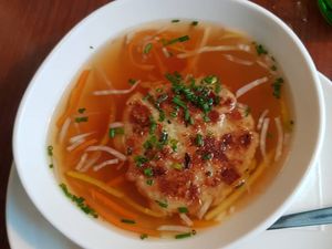 Kaspressknödelsuppe at Velani in Vienna