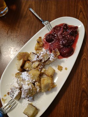 Kaiserschmarrn mit Zwetschkenröster at Velani in Vienna