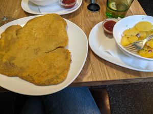 Schnitzel und Kartoffelsalat at Velani in Vienna