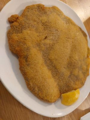 Dazu gabs noch einem Kartoffelsalat und Preiselbeeren at Velani in Vienna