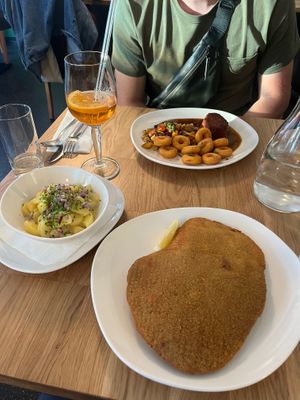 Wiener Schnitzel mit Erdäpfelsalat (16,50€) at Velani in Vienna