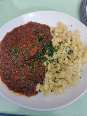 Vegan goulash with spätzle at Velani in Vienna