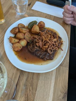 Zwiebelrostbraten at Velani in Vienna