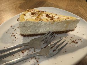 Limoncello Zitronen Cheesecake  at Velani in Vienna