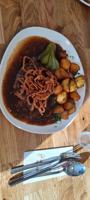 Zwiebelrostbraten at Velani in Vienna