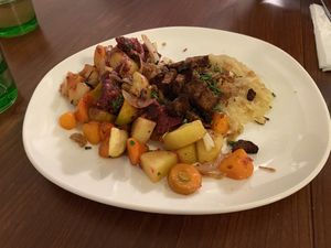 Blunzengröstl mit Gemüse und warmen Sauerkraut at Velani in Vienna