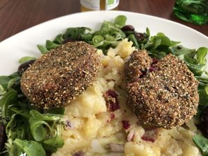 Blunzn radl mit Erdäpfel Salat  at Velani in Vienna