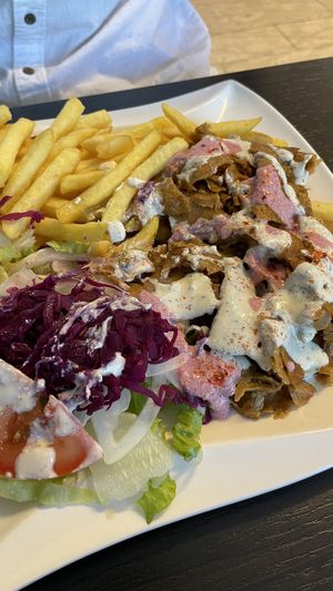 Veganer Dönerteller 🥙  at Royal Imbiss Pizza & Kebap in Bregenz