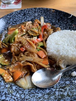 M24, stir fry with vegetables and seitan  at Noosou in Bremen