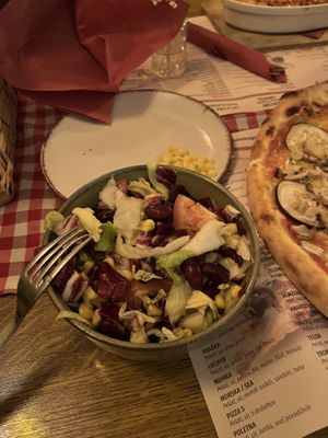 Vegan salad with kidney beans   at Pizzeria Napoli in Kamnik