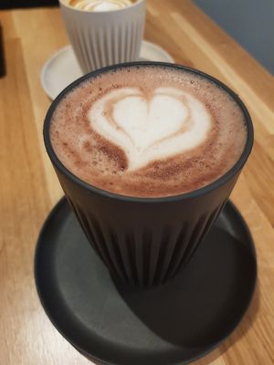 Oat milk hot chocolate at Happyccino in Wimborne