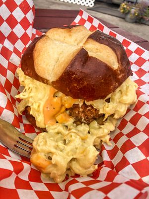 Mac Daddy at The Mocking Bird - Food Cart in Portland