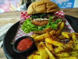 💚🥑✨ at Maha Vegan Food in Bogota