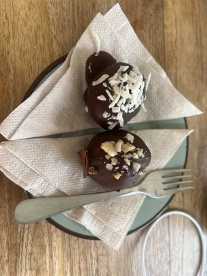 Chocolate balls - very tasty!  #Veganuary at Maha Vegan Food in Bogota