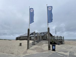 Outside  at Strandpaviljoen ‘t Badhuys in Oost-vlieland