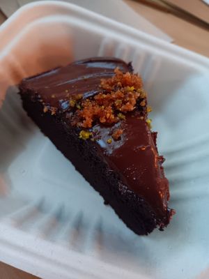 Bizcocho de chocolate con 'Nocciolata' (sabor a 'nutella' pero vegana) at Frescura Vegan Kitchen in Bayamon