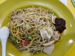 Fried hokkien mee at Jia Jia Vegetarian 佳佳素食 - Simei in East Singapore