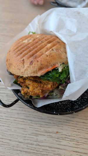 Vegetarian seaweed burger at Anita's Sjømat in Reine