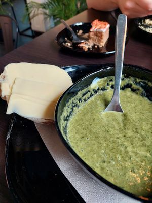 Spinach soup and sandwich with vegan cheese. at Station Grön in Raettvik