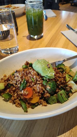 Teriyaki quinoa bowl at True Food Kitchen in Kansas City
