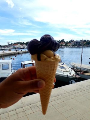 Dark choco and sald caramel at Ice Caffè Vili in Krk
