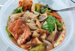Thursday special - Hor Fun (takeaway) at Yi Sheng 益生素食 - Mountbatten in Central Singapore