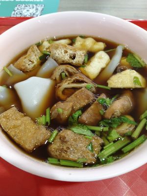 Kuey chap $3 at Yi Sheng 益生素食 - Mountbatten in Central Singapore