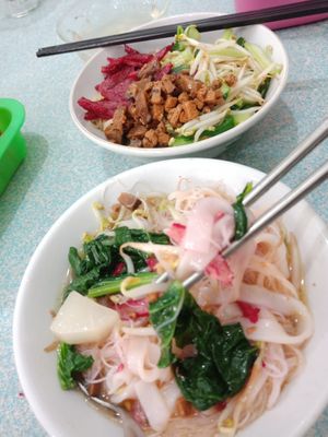 Kwetiau and Bihun (Vermicelli) at Mie Atung Vegetarian - Pasar MK in Jakarta