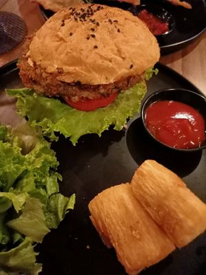 Veggie burger at KEMULAN Kitchen & Culture in Ubud