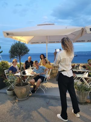 Family photo time at BioMania Bistro Bol in Bol