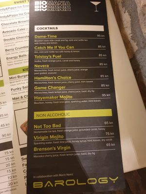 Drinks, back they have coffee with plant milk at BioMania Bistro Bol in Bol