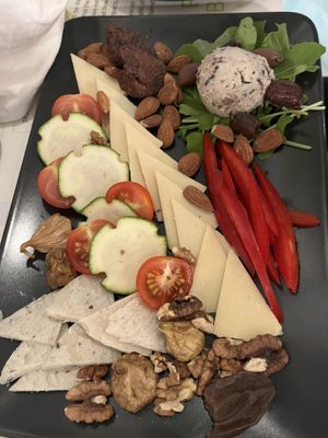 Vegan cheeseboard at BioMania Bistro Bol in Bol