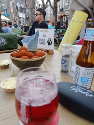 Oma Bob Bitterballen and a liefmans at Suikerkist in Breda